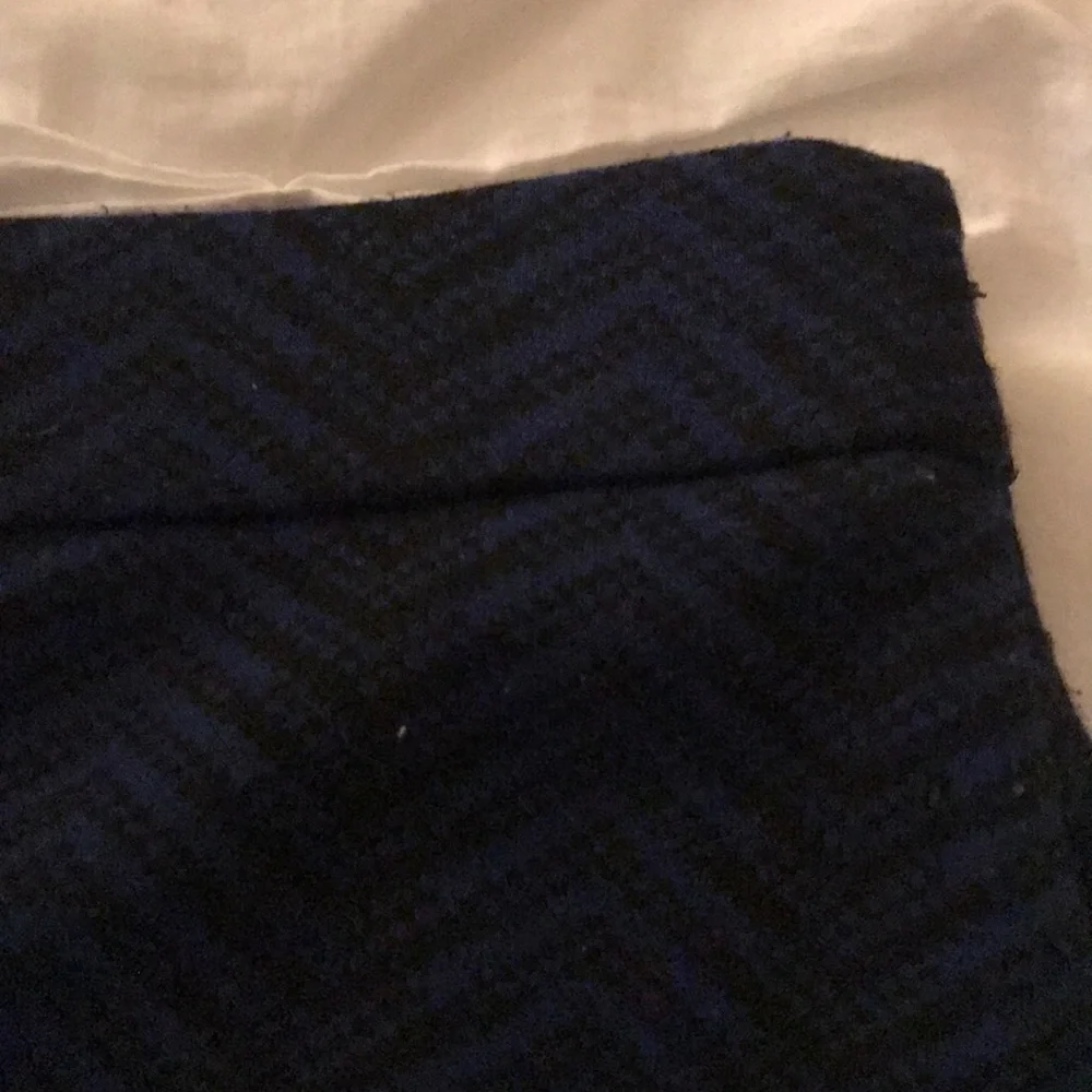 Ann Taylor black and blue skirt. Zig Zag Pattern